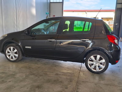 Renault Clio 1.2 16V 5 porte Dynamique (7)
