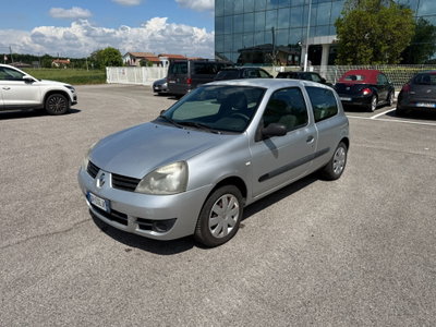Renault Clio 1.2 16V 3 porte Dynamique (8)