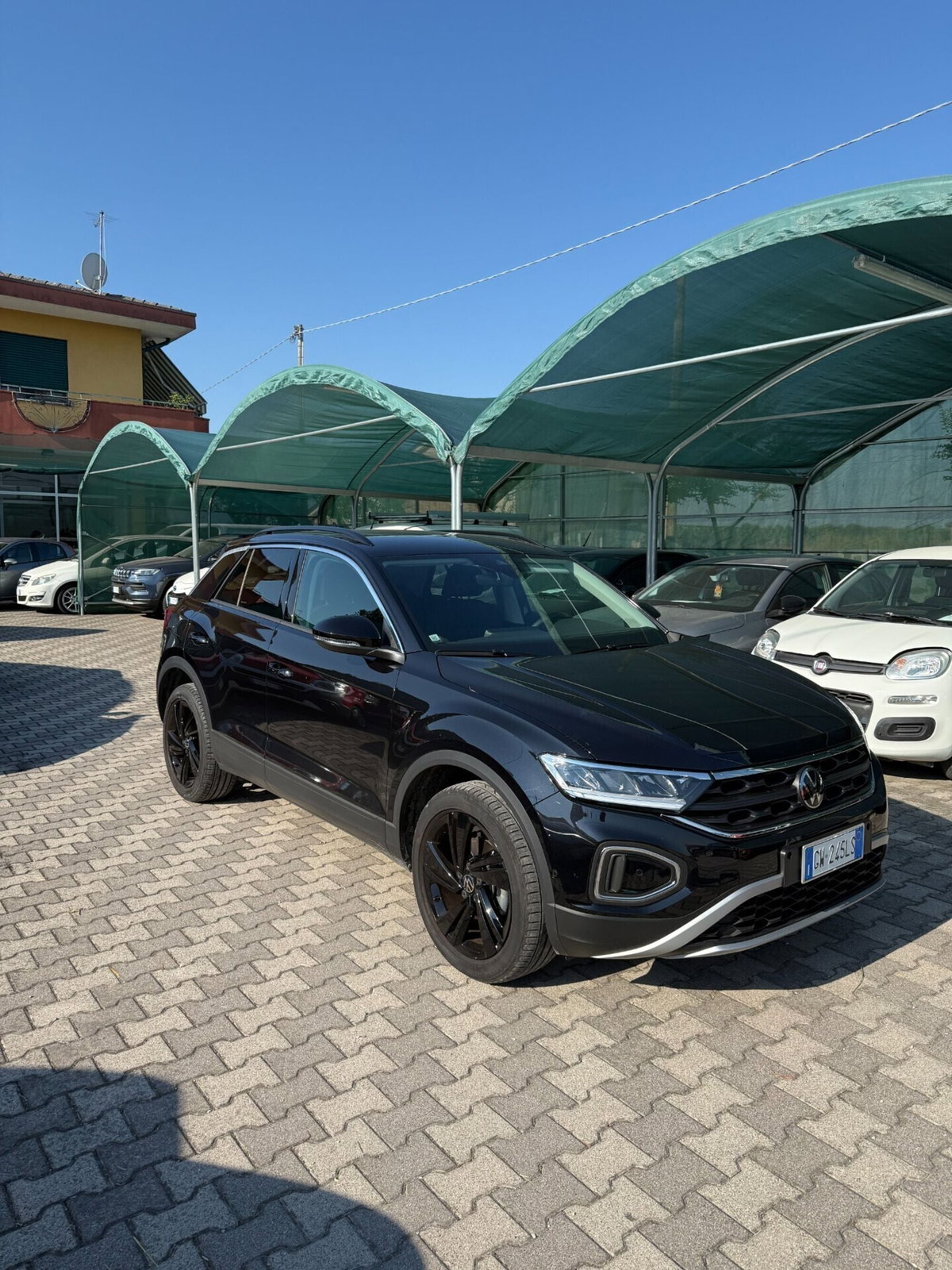 Volkswagen T-Roc 1.0 tsi R-Line 115cv (2)