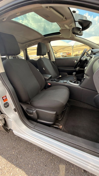 Nissan Qashqai 2.0 dCi DPF 4WD Tekna (10)
