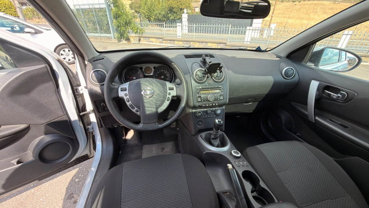 Nissan Qashqai 2.0 dCi DPF 4WD Tekna (7)