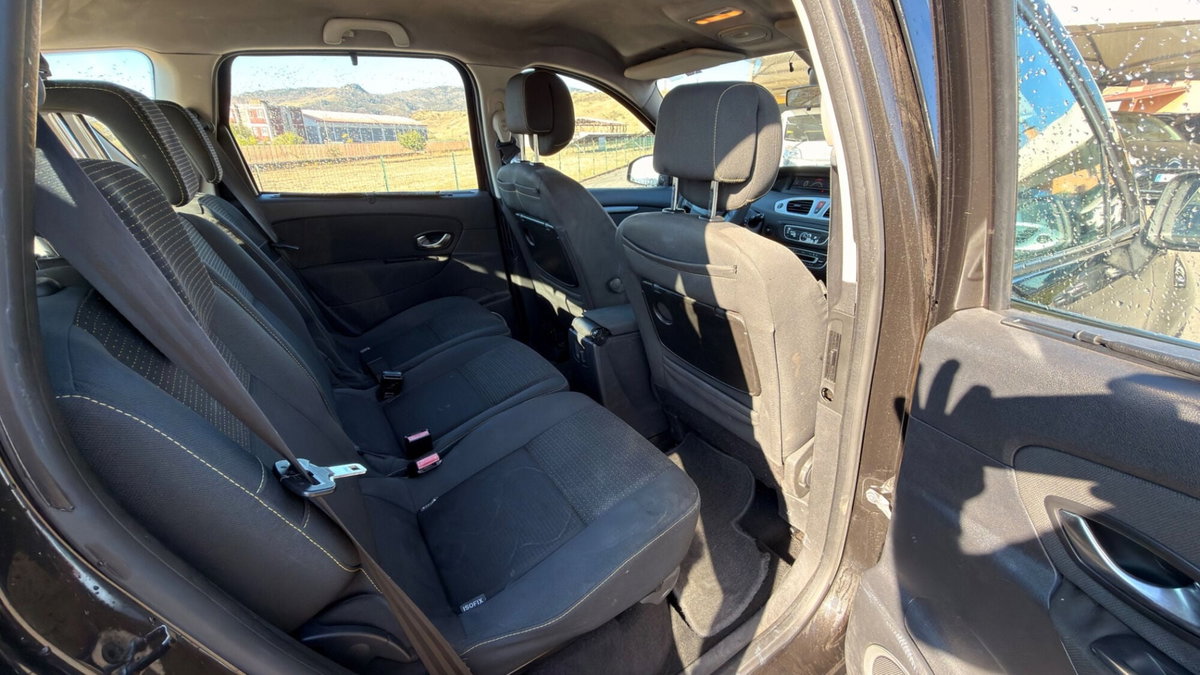 Renault Scenic E-Tech Electric 1.5 dCi 110CV Dynamique (7)