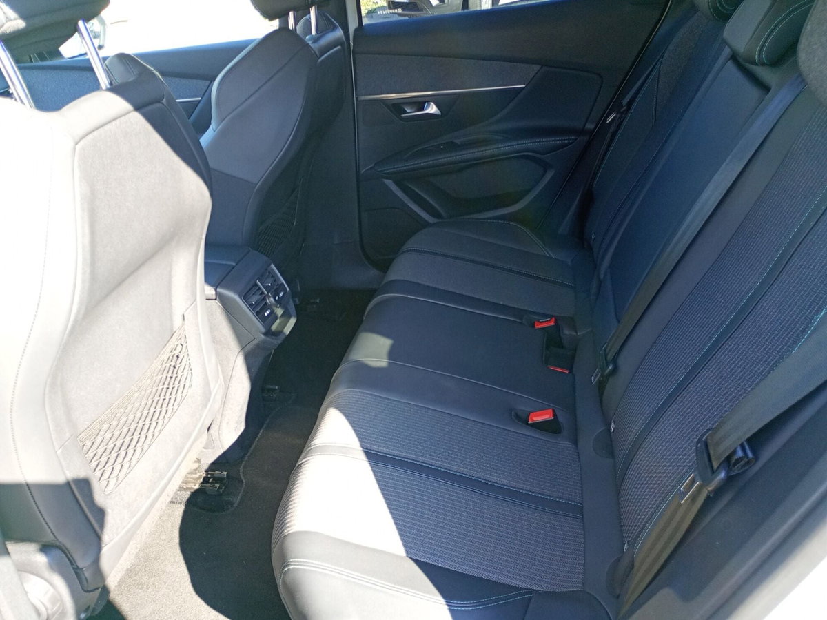 Peugeot 3008 BlueHDi 130 S&S EAT8 Allure Pack (6)