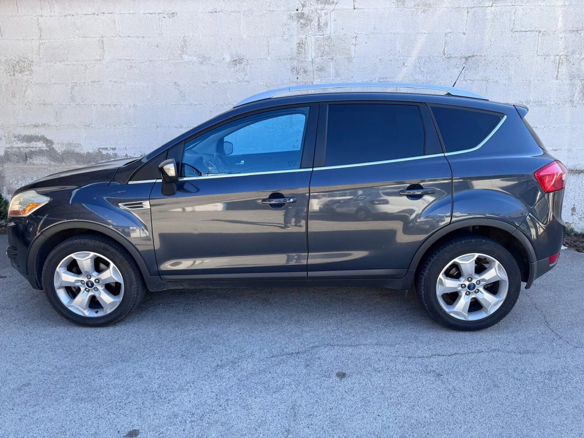 Ford Kuga 2.0 TDCi 136 CV 2WD Titanium DPF (2)