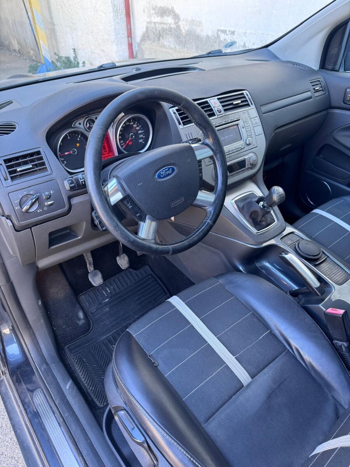 Ford Kuga 2.0 TDCi 136 CV 2WD Titanium DPF (7)