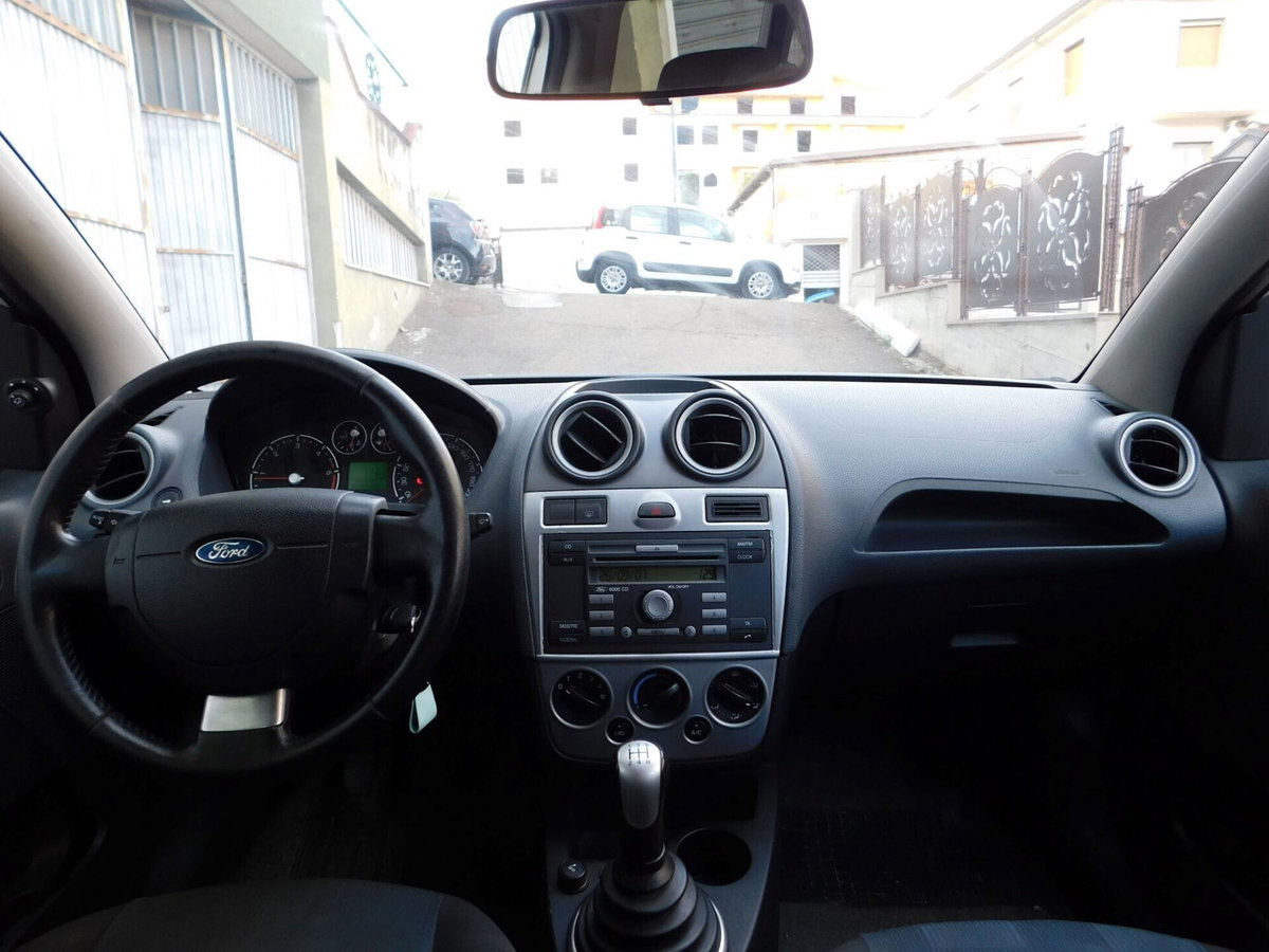 Ford Fiesta 1.4 TDCi 5p. Titanium (15)