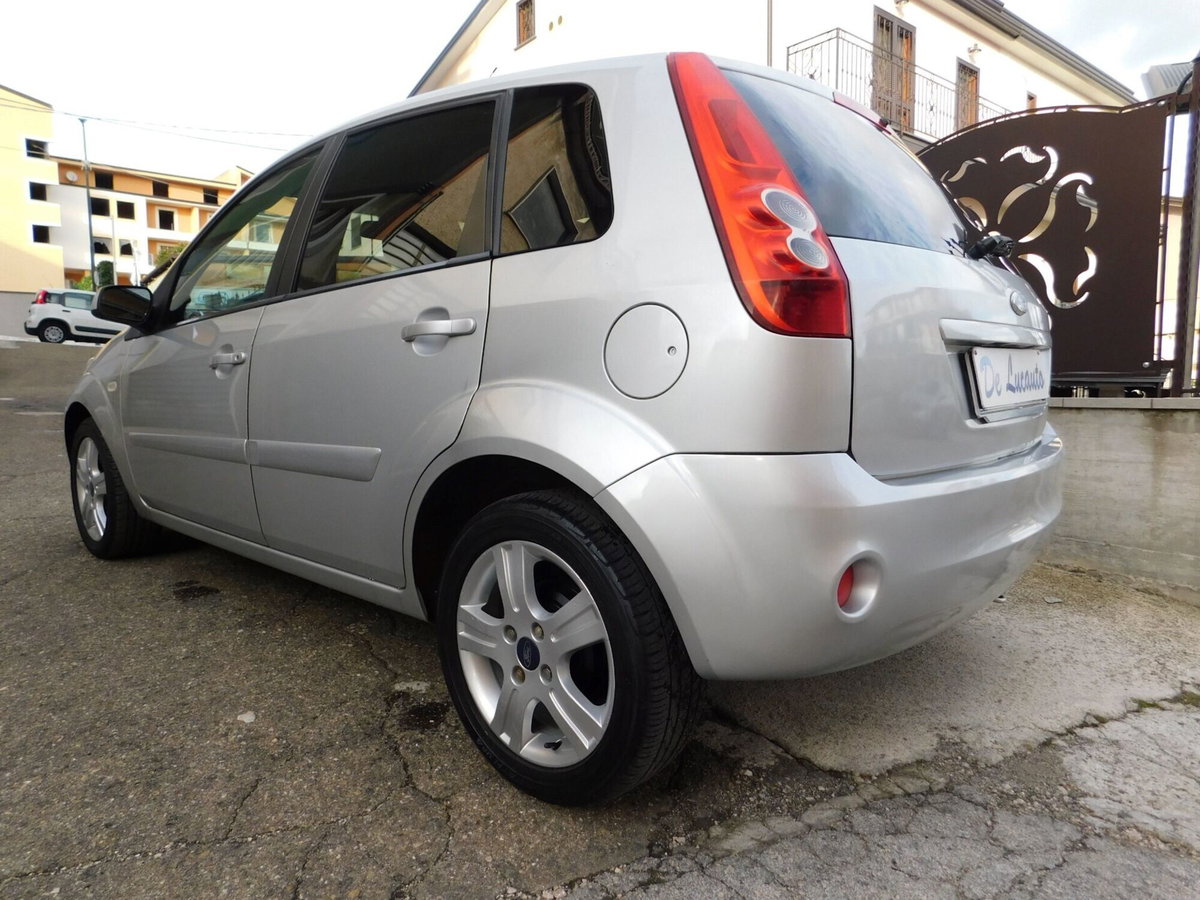 Ford Fiesta 1.4 TDCi 5p. Titanium (4)