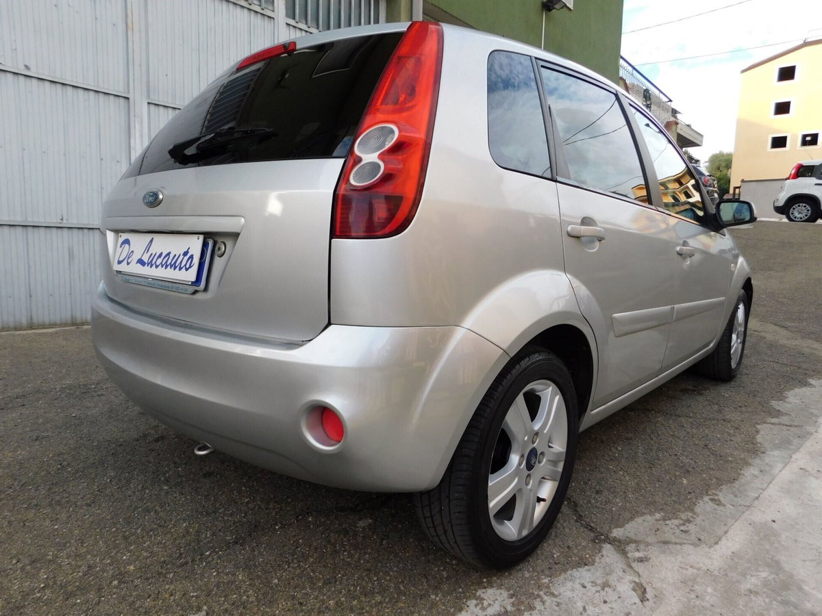 Ford Fiesta 1.4 TDCi 5p. Titanium (2)