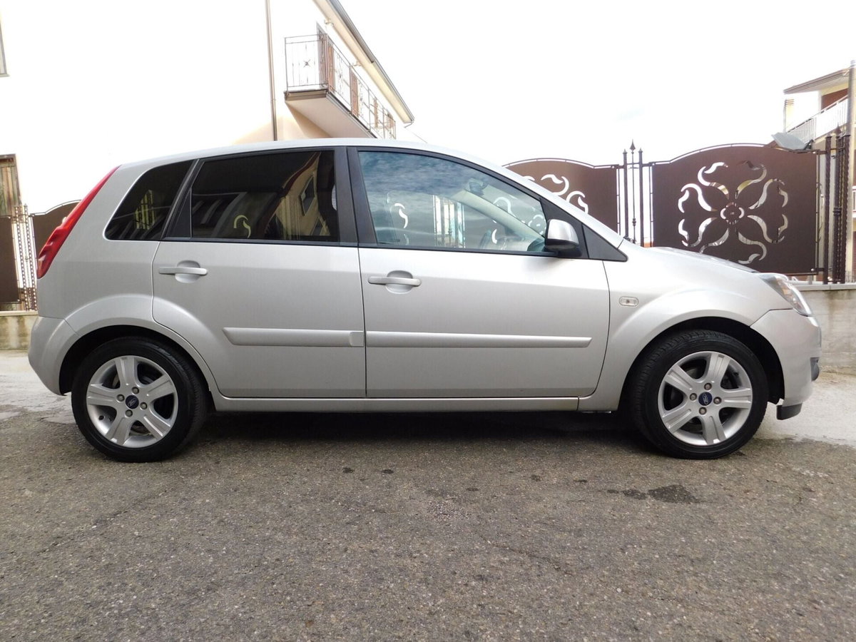 Ford Fiesta 1.4 TDCi 5p. Titanium (6)