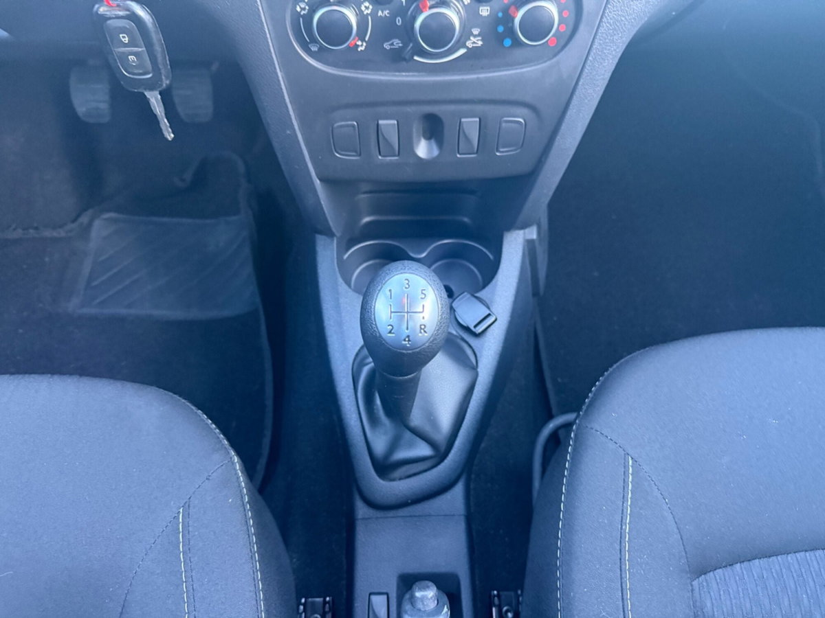 Dacia Sandero 1.0 SCe 12V 75CV (11)