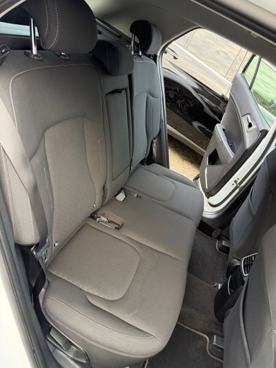 Kia Sportage 1.6 crdi mhev Style dct (19)