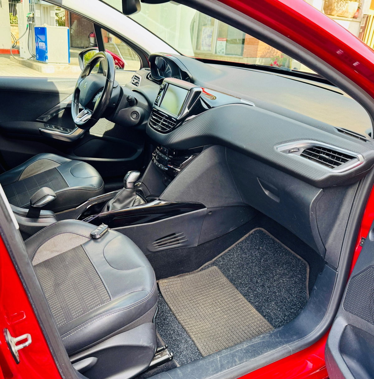Peugeot 2008 Turbo 110 EAT6 S&S GT Line (12)