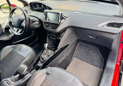 Peugeot 2008 Turbo 110 EAT6 S&S GT Line (13)