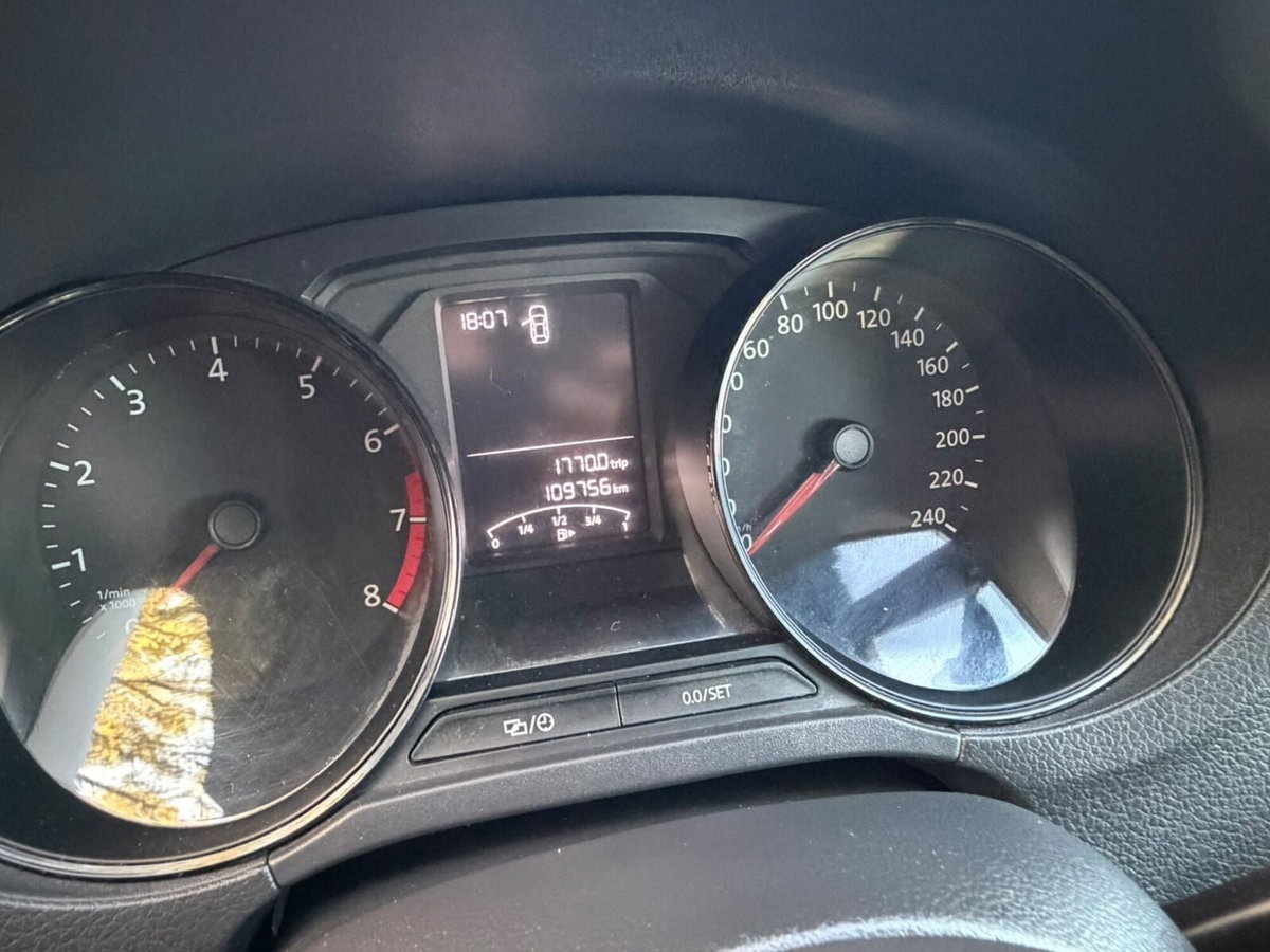 Volkswagen Polo 1.0 MPI 5p. Trendline (11)