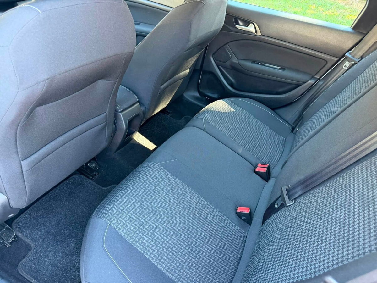 Peugeot 308 BlueHDi 130 S&S EAT8 GT Line (14)