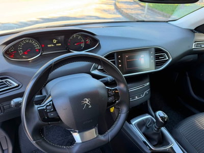 Peugeot 308 BlueHDi 130 S&S EAT8 GT Line (16)