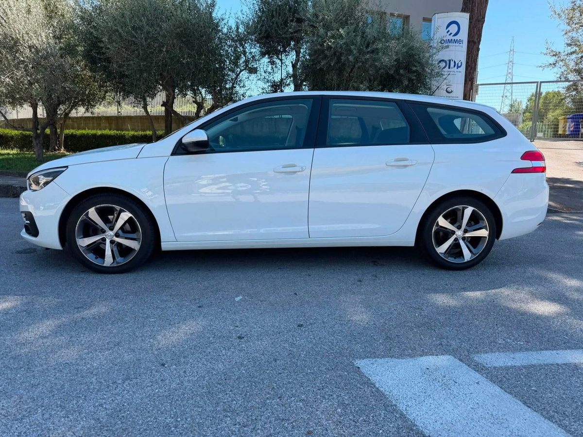 Peugeot 308 BlueHDi 130 S&S EAT8 GT Line (3)