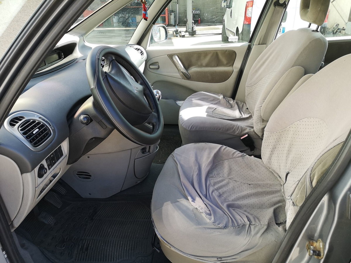 Citroen C4 1.6 HDi 110CV FAP Elegance (3)