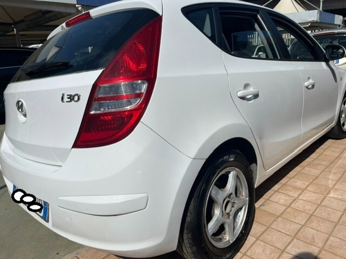 Hyundai i30 1.4 16V 109CV 5p. BlueDr. GPL Active (3)