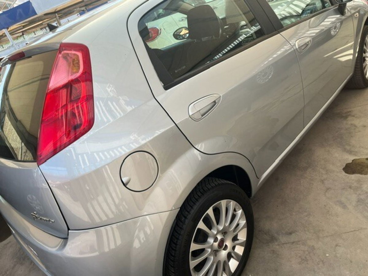 Fiat Grande Punto 1.4 5 porte Dynamic Natural Power (2)