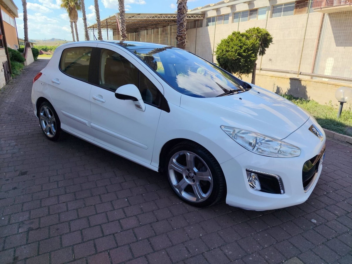 Peugeot 308 1.6 8V e-HDi 112CV Stop&Start robotiz. 5p. Allure (2)