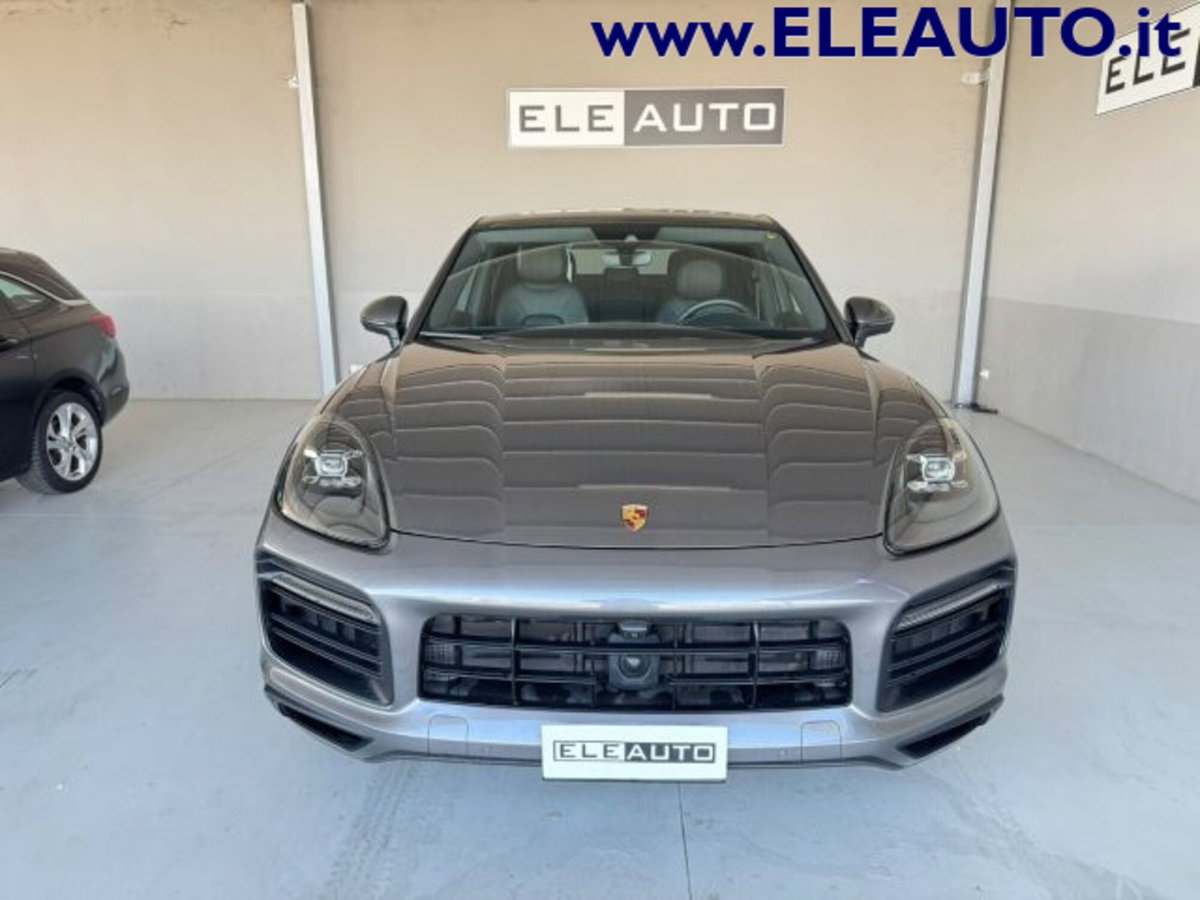 Porsche Cayenne Coupé 3.0 V6 (2)