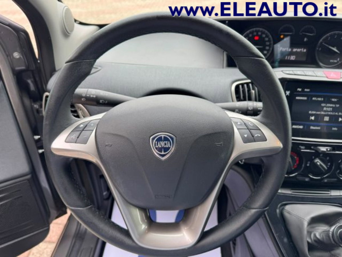 Lancia Ypsilon 1.0 FireFly 5 porte S&S Hybrid Gold Plus (11)