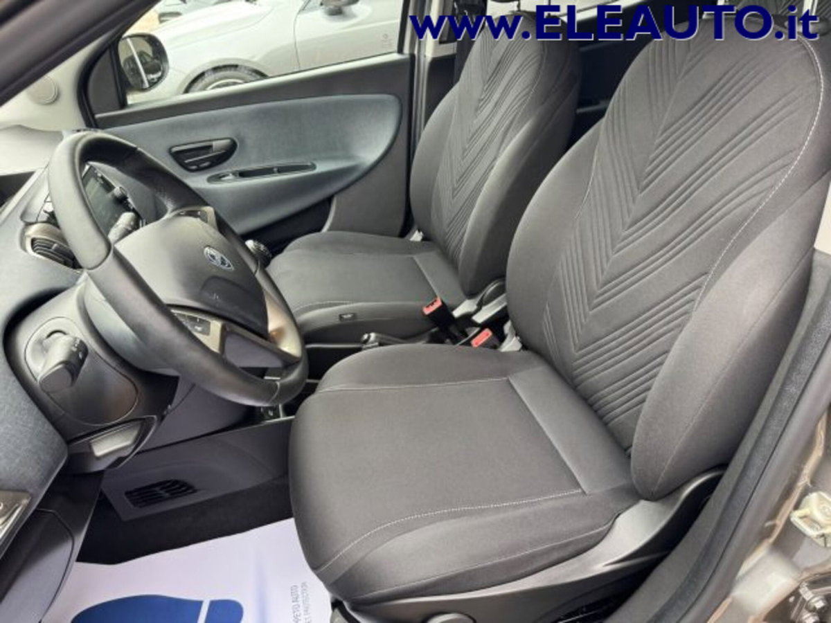Lancia Ypsilon 1.0 FireFly 5 porte S&S Hybrid Gold Plus (12)