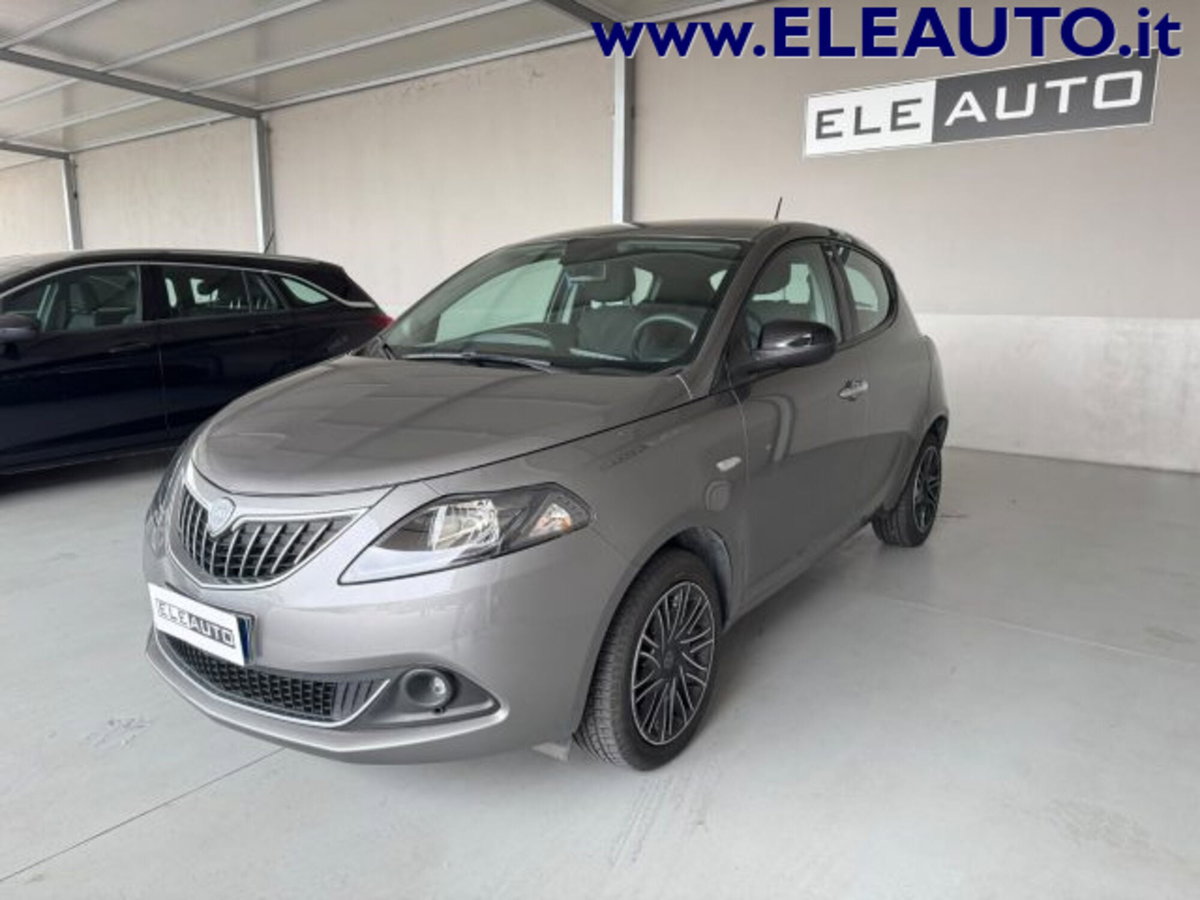 Lancia Ypsilon 1.0 FireFly 5 porte S&S Hybrid Gold Plus (3)