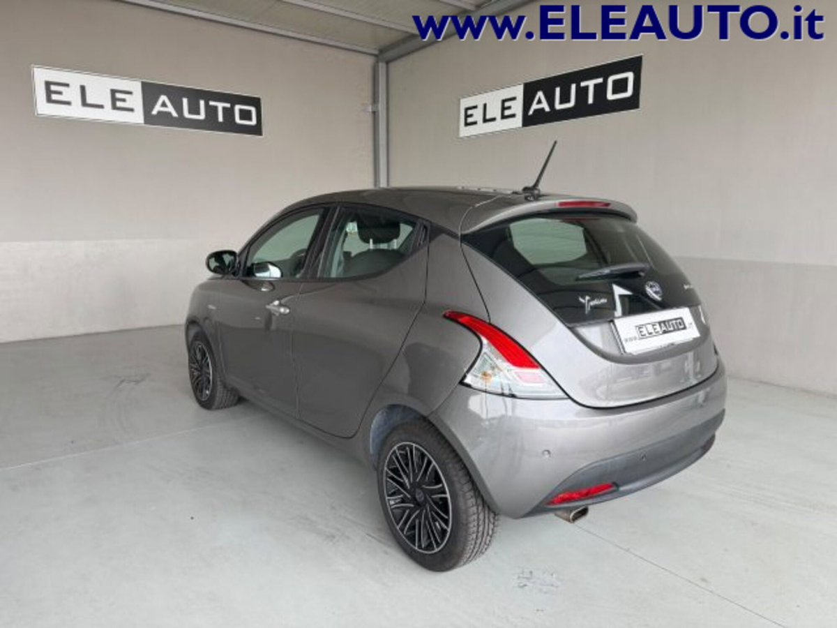 Lancia Ypsilon 1.0 FireFly 5 porte S&S Hybrid Gold Plus (4)