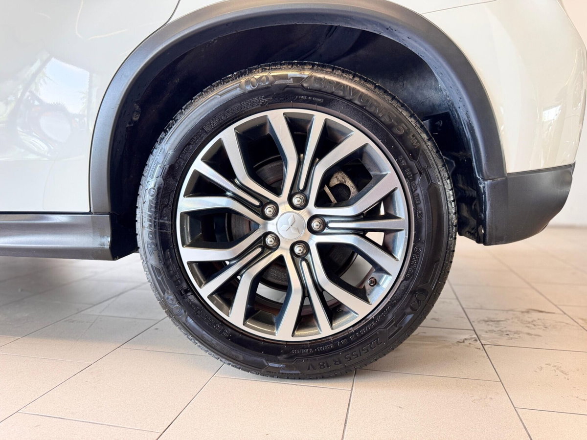 Mitsubishi ASX 1.6 DI-D 114 CV 4WD Intense (16)