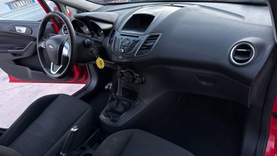 Ford Fiesta 1.2 60CV 5 porte Titanium (12)