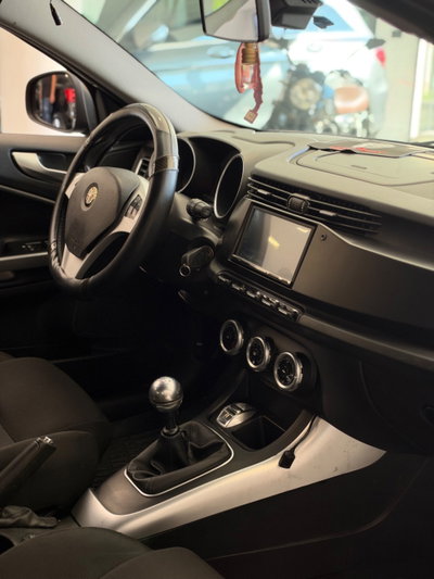 Alfa Romeo Giulietta 1.6 JTDm-2 Distinctive (13)