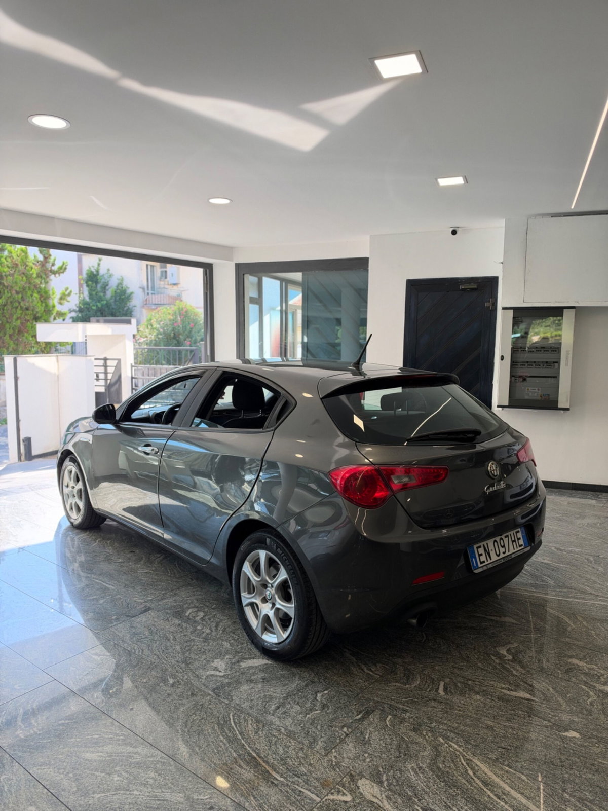 Alfa Romeo Giulietta 1.6 JTDm-2 Distinctive (4)