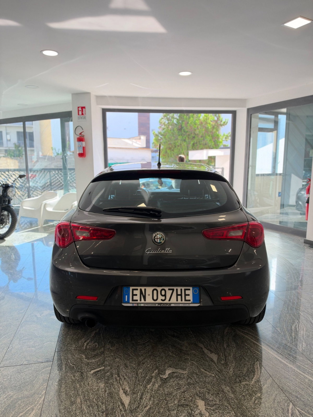 Alfa Romeo Giulietta 1.6 JTDm-2 Distinctive (5)