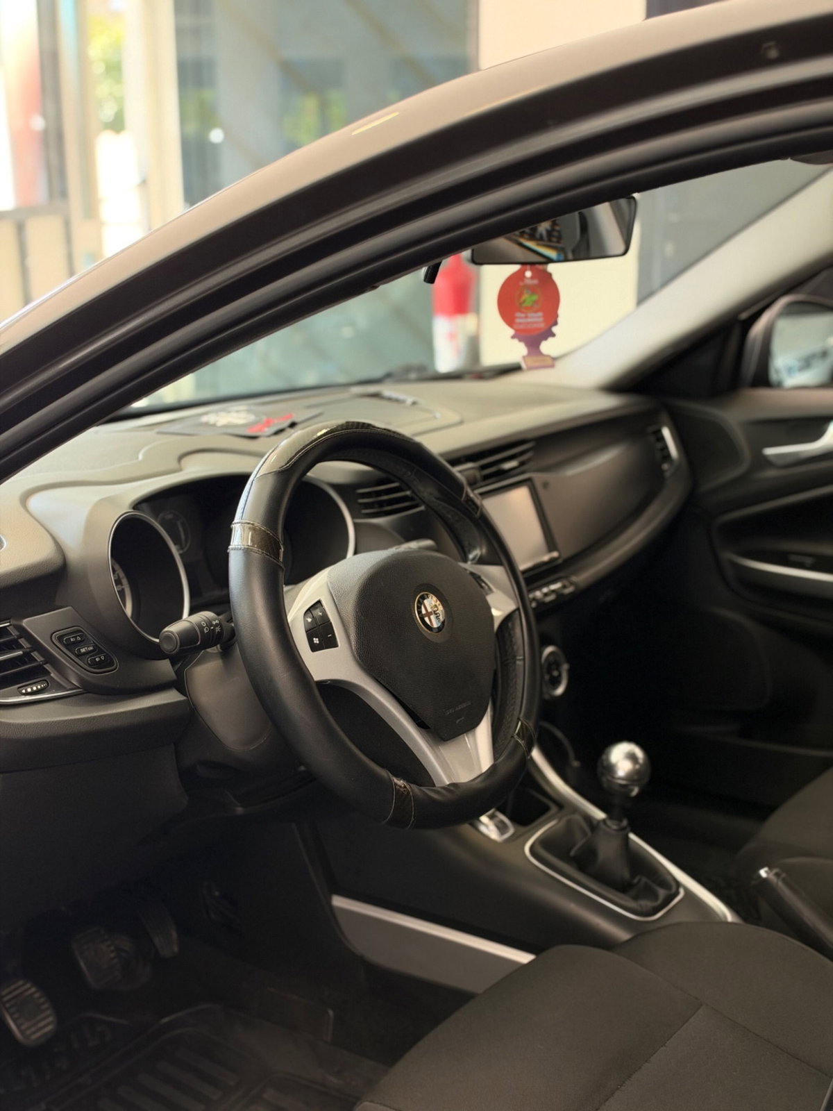Alfa Romeo Giulietta 1.6 JTDm-2 Distinctive (7)