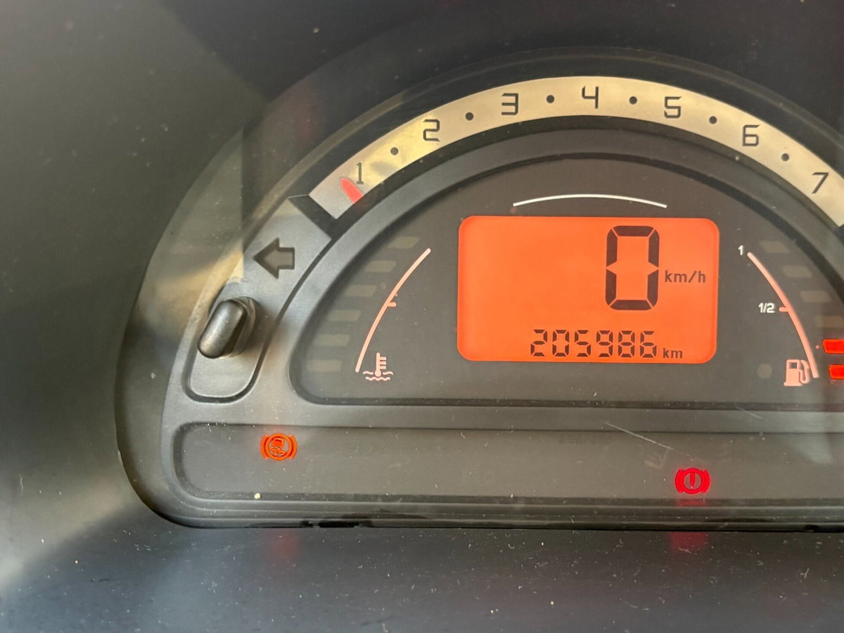 Citroen C3 1.4 HDi Exclusive (11)