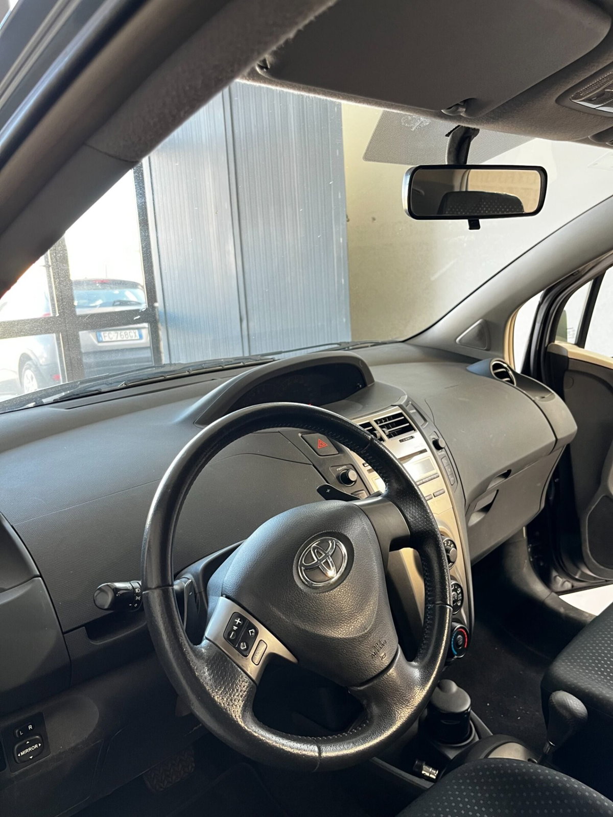 Toyota Yaris 1.3 5 porte M-MT S (11)