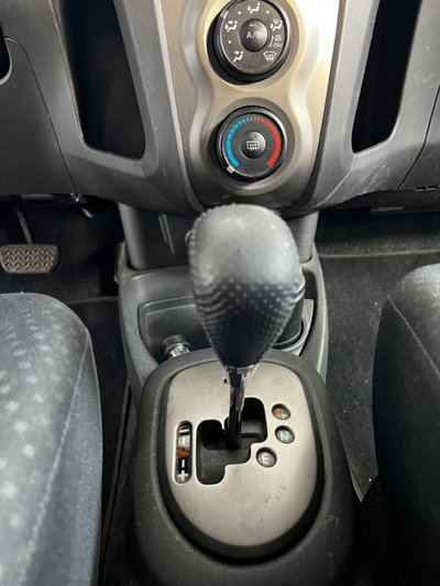 Toyota Yaris 1.3 5 porte M-MT S (12)