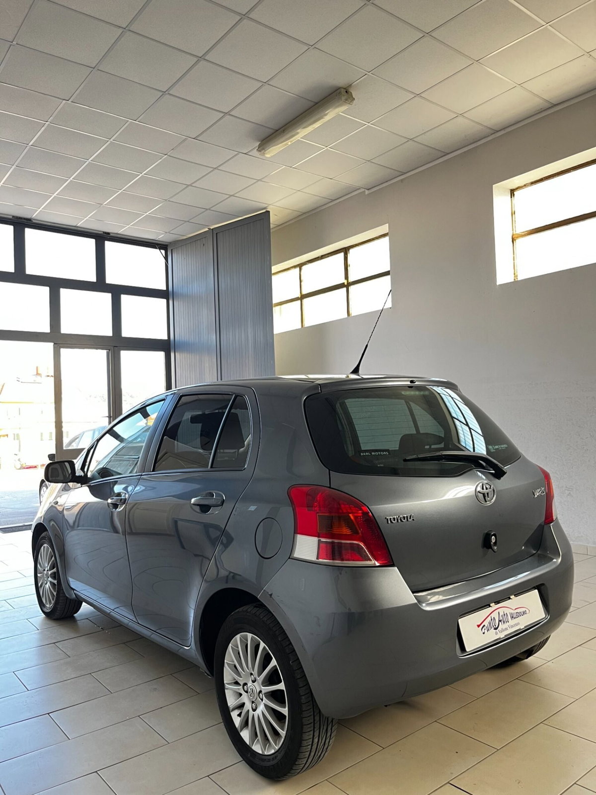 Toyota Yaris 1.3 5 porte M-MT S (6)