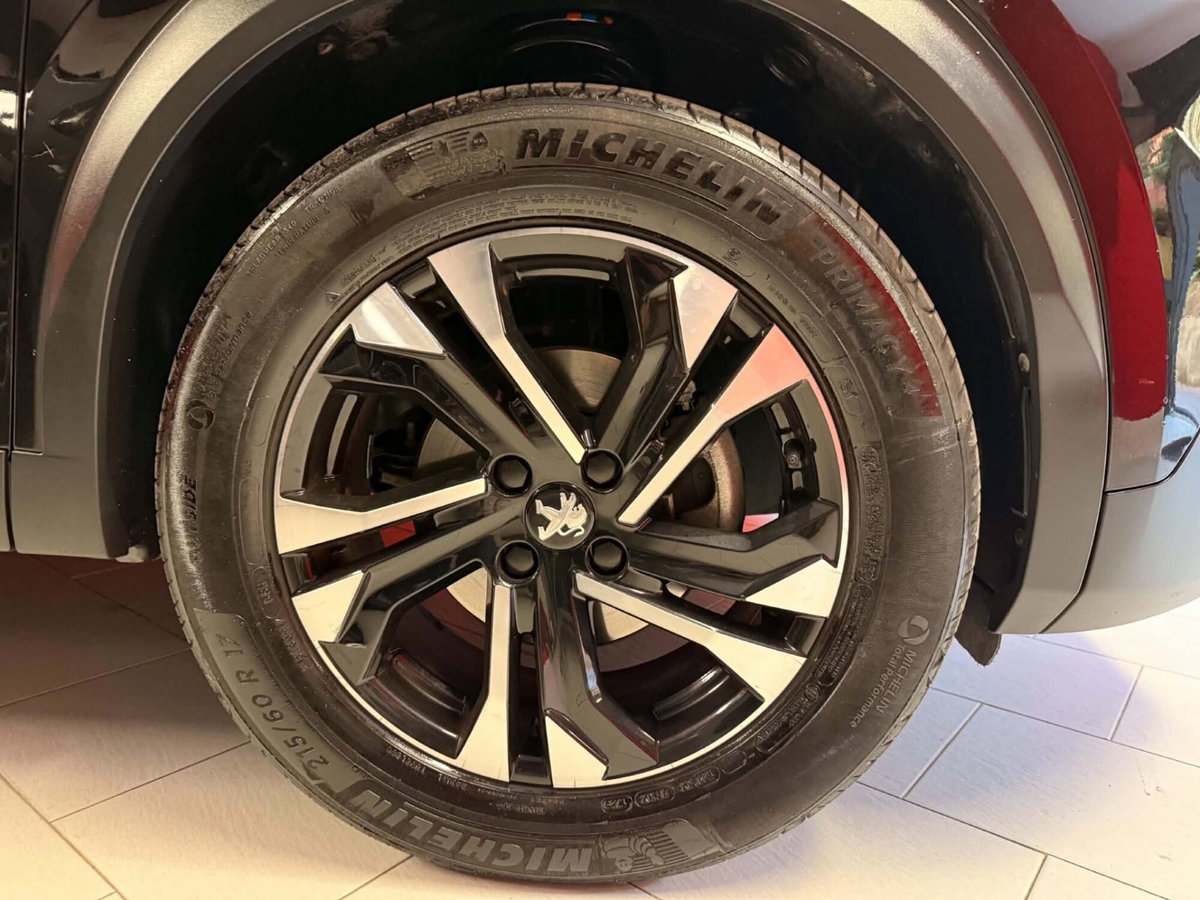 Peugeot 2008 BlueHDi 110 S&S Allure Pack (3)