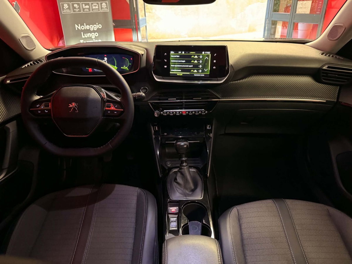 Peugeot 2008 BlueHDi 110 S&S Allure Pack (4)