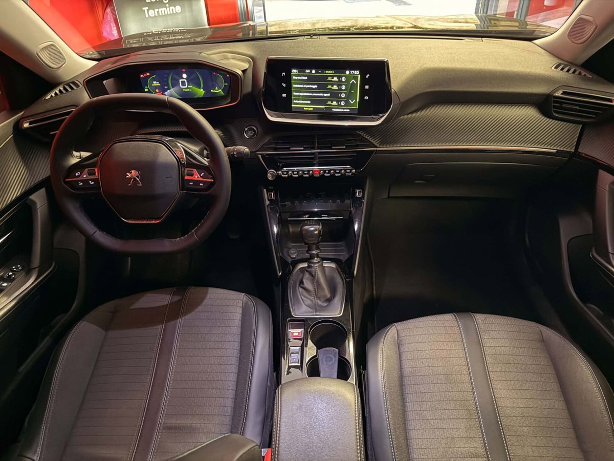 Peugeot 2008 BlueHDi 110 S&S Allure Pack (5)