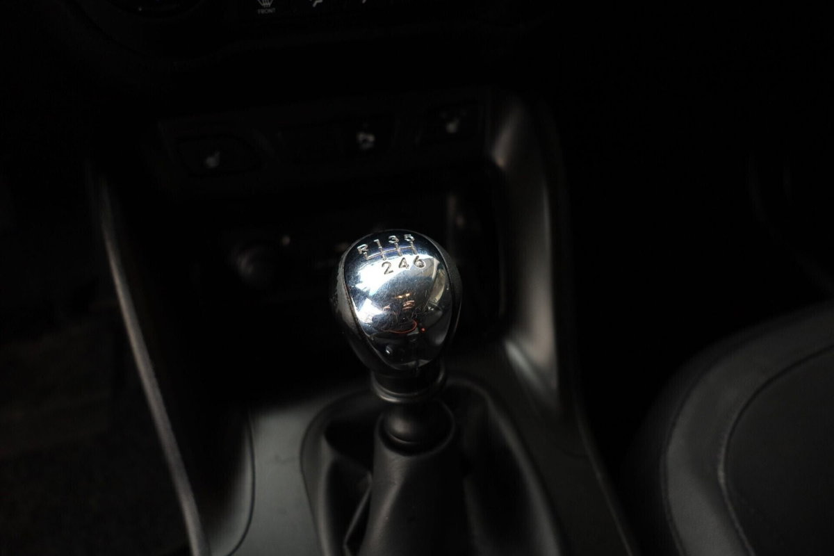 Hyundai ix35 1.7 CRDi 2WD Xpossible (13)