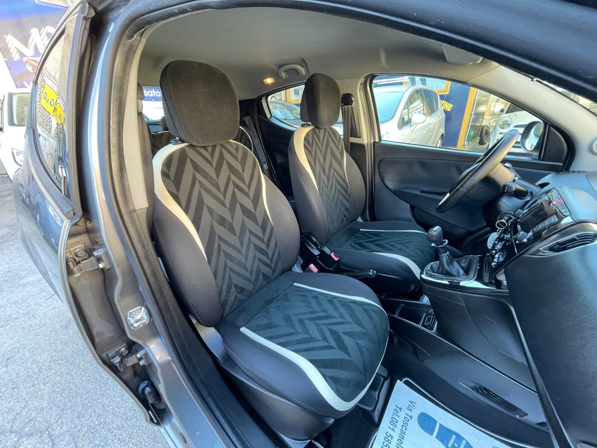 Lancia Ypsilon 1.2 69 CV 5 porte GPL Ecochic Gold (10)