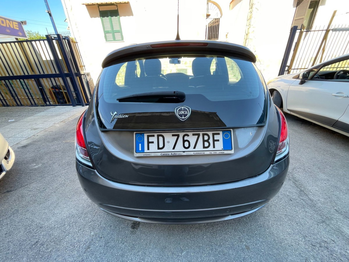 Lancia Ypsilon 1.2 69 CV 5 porte GPL Ecochic Gold (3)