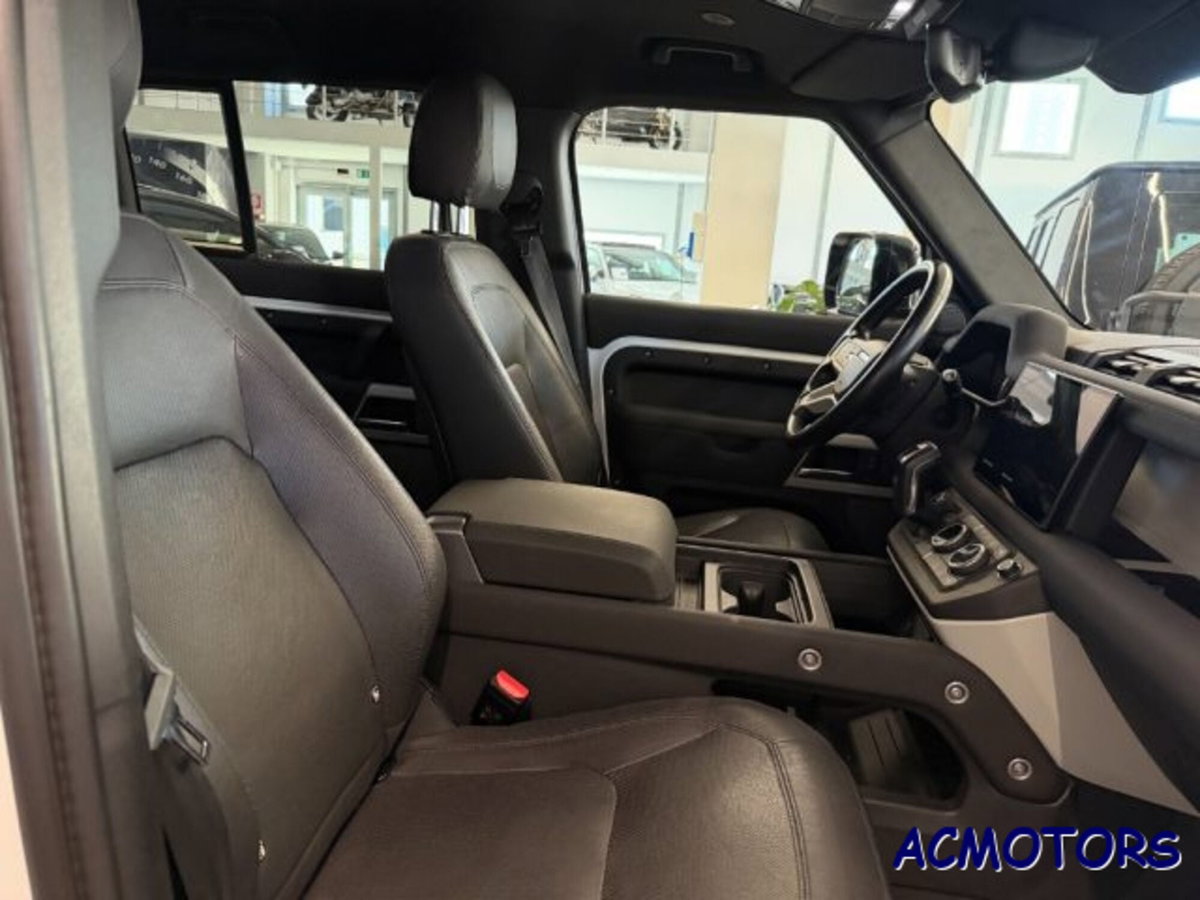 Land Rover Defender 110 3.0D I6 250 CV AWD Auto Commercial SE (12)