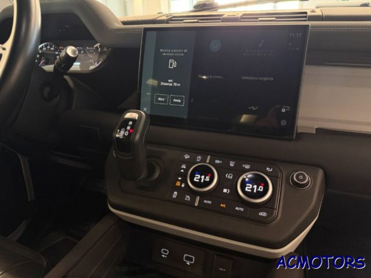 Land Rover Defender 110 3.0D I6 250 CV AWD Auto Commercial SE (13)