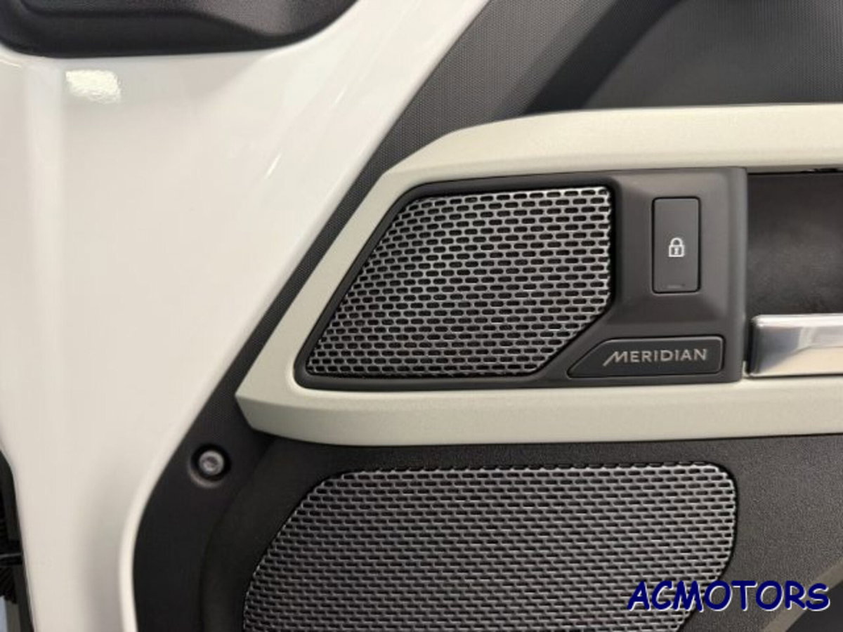 Land Rover Defender 110 3.0D I6 250 CV AWD Auto Commercial SE (15)