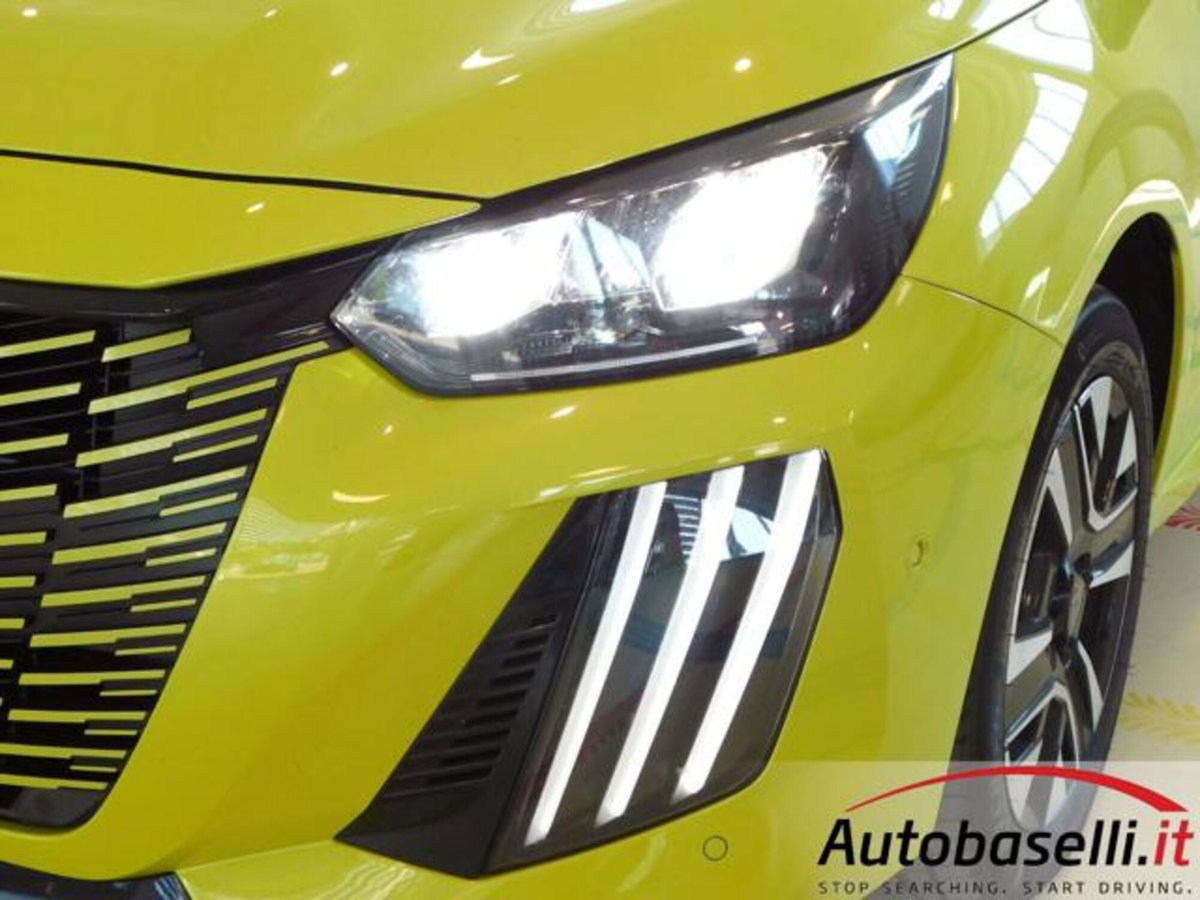 Peugeot 208 50 kWh Allure (9)